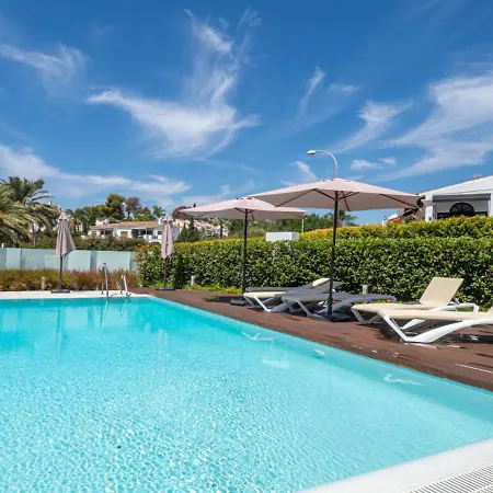 Modern Flat With Private Garden In Royal Banus Apartment