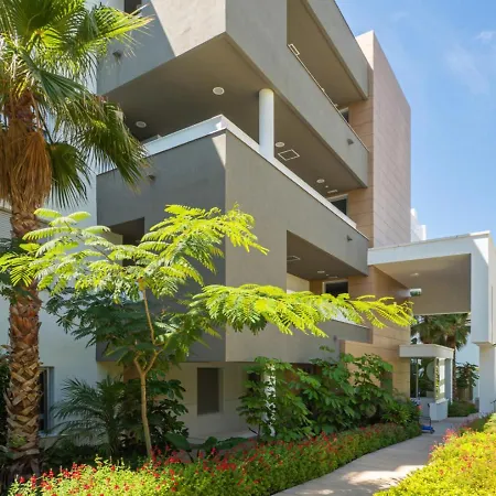 Modern Flat With Private Garden In Royal Banus * Marbella