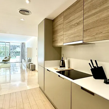 Apartment Modern Flat With Private Garden In Royal Banus