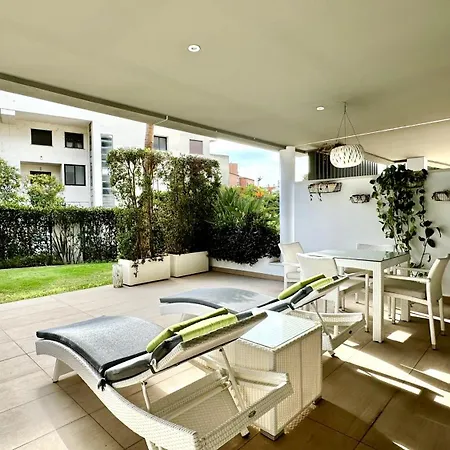Modern Flat With Private Garden In Royal Banus Apartment *