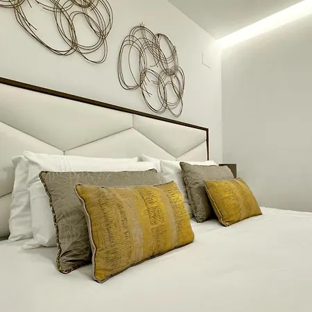 Modern Flat With Private Garden In Royal Banus