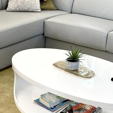 Modern Flat With Private Garden In Royal Banus Marbella