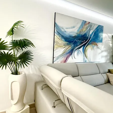 Modern Flat With Private Garden In Royal Banus * Marbella