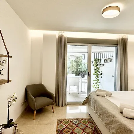 Modern Flat With Private Garden In Royal Banus Apartment