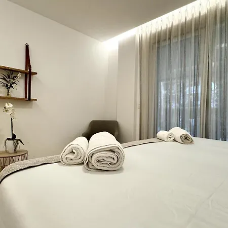 Modern Flat With Private Garden In Royal Banus