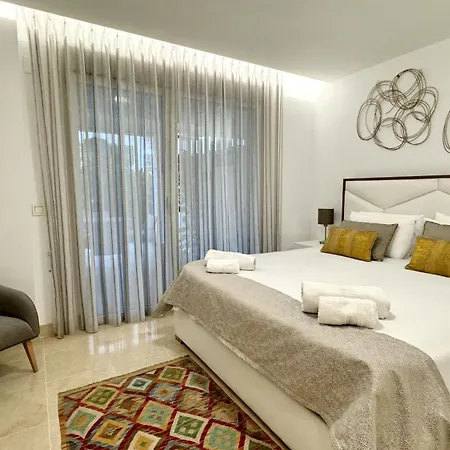 Apartment Modern Flat With Private Garden In Royal Banus *