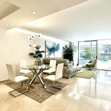 Modern Flat With Private Garden In Royal Banus