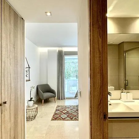 Apartment Modern Flat With Private Garden In Royal Banus *