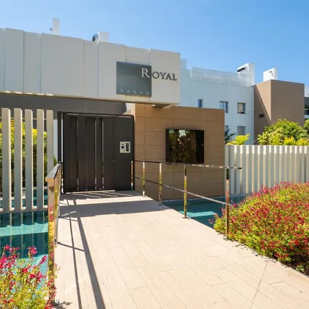 Appartement Modern Flat With Private Garden In Royal Banus